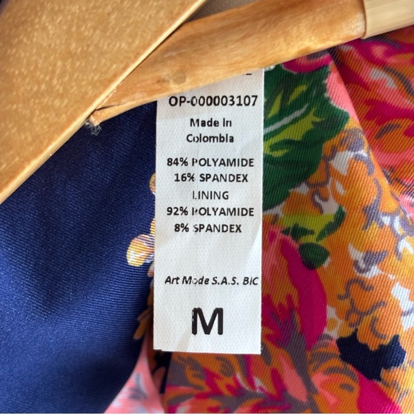NWT Maaji Reversible Blue and Floral on Navy Deep Plunge High Leg 1 Pc. Swimsuit - Picture 10 of 10